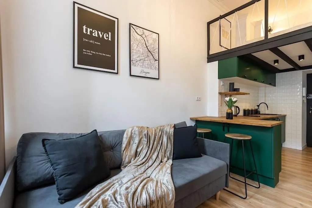 Urban Chic - City Center - Studio Apartment - Zlota Warsaw Poland