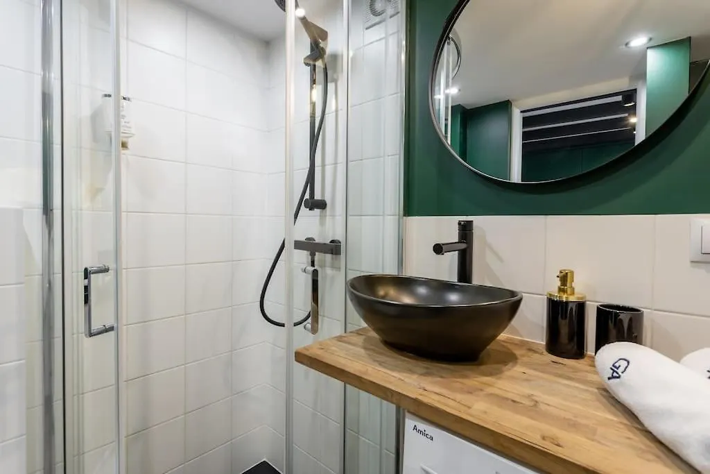 Urban Chic - City Center - Studio Apartment - Zlota Warsaw
